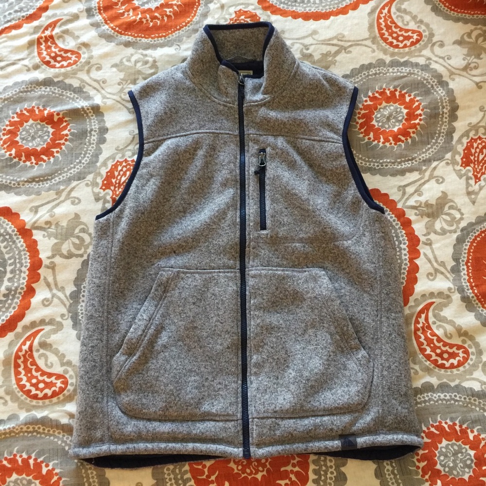 Men’s LL Bean Grey Knit Vest Size M